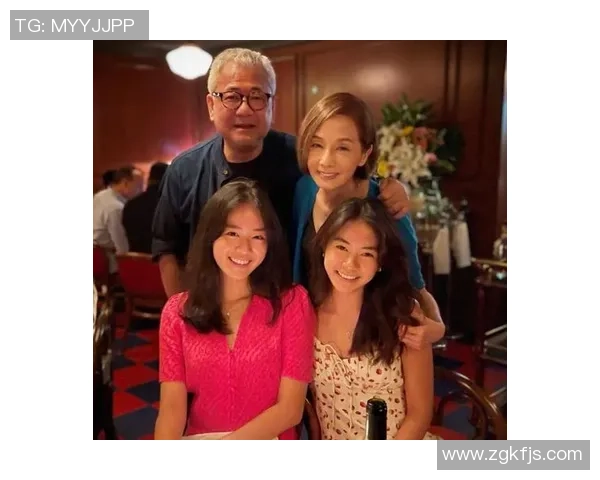 拉斯维加斯破纪录表演圆满成功：魔术师甄泽权圆梦 感动落泪与女儿同框在拉斯维加斯舞台上表演