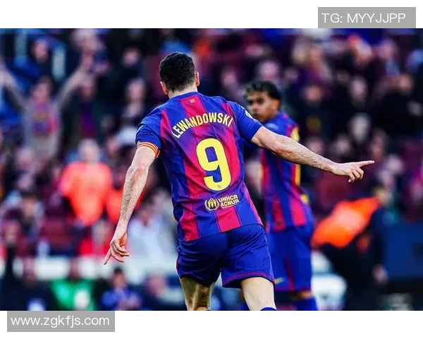 甩开皇马!巴萨豪取7连胜,亚马尔MVP,却在2人面前:相形见绌